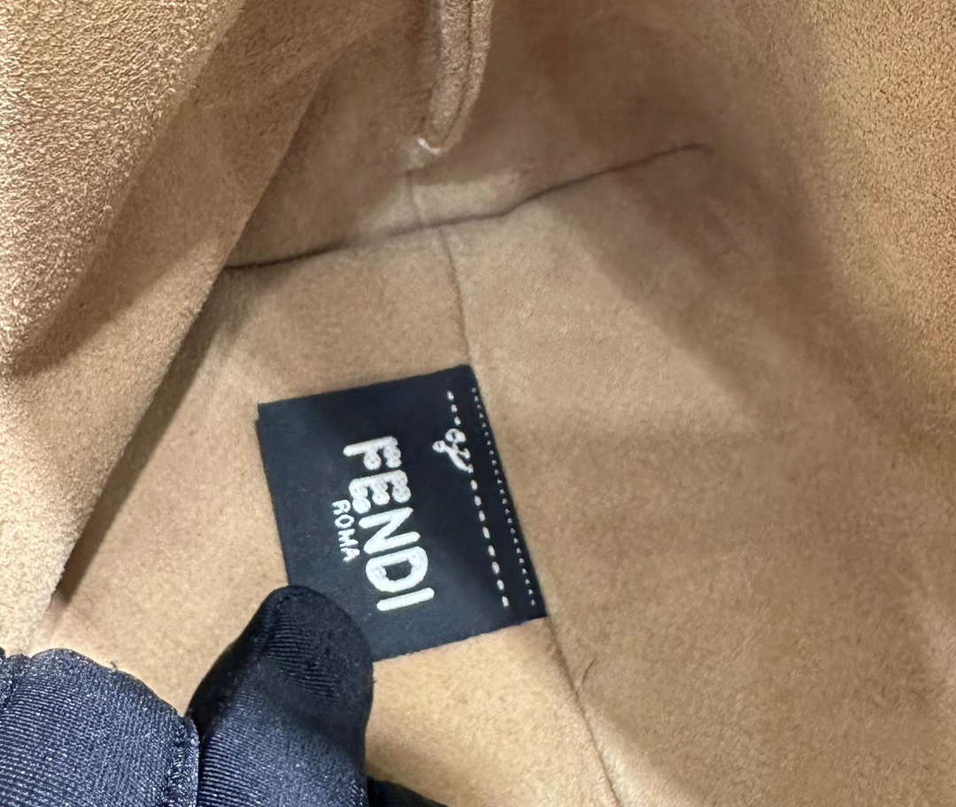 Fendi 8BR833AQ0DF1SK5 Mamma Baguette Medium White nappa leather bag 8677M - Default Title - View 8