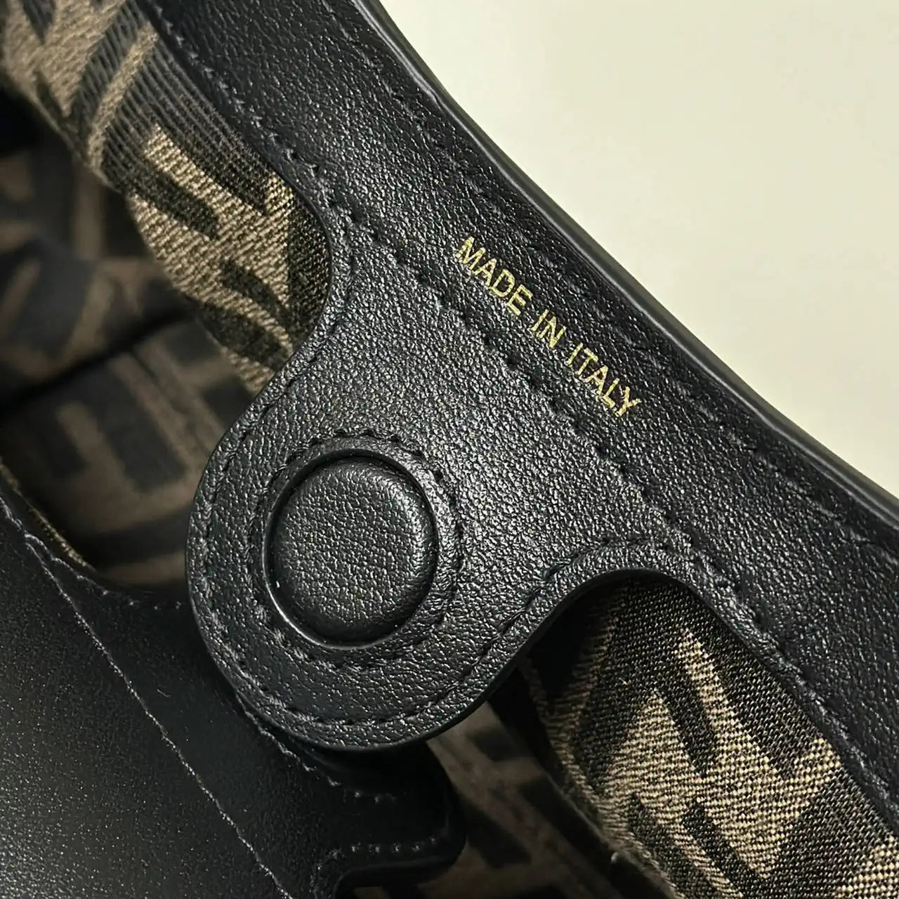 Fendi 8BR839 Fendi Spy Black leather bag