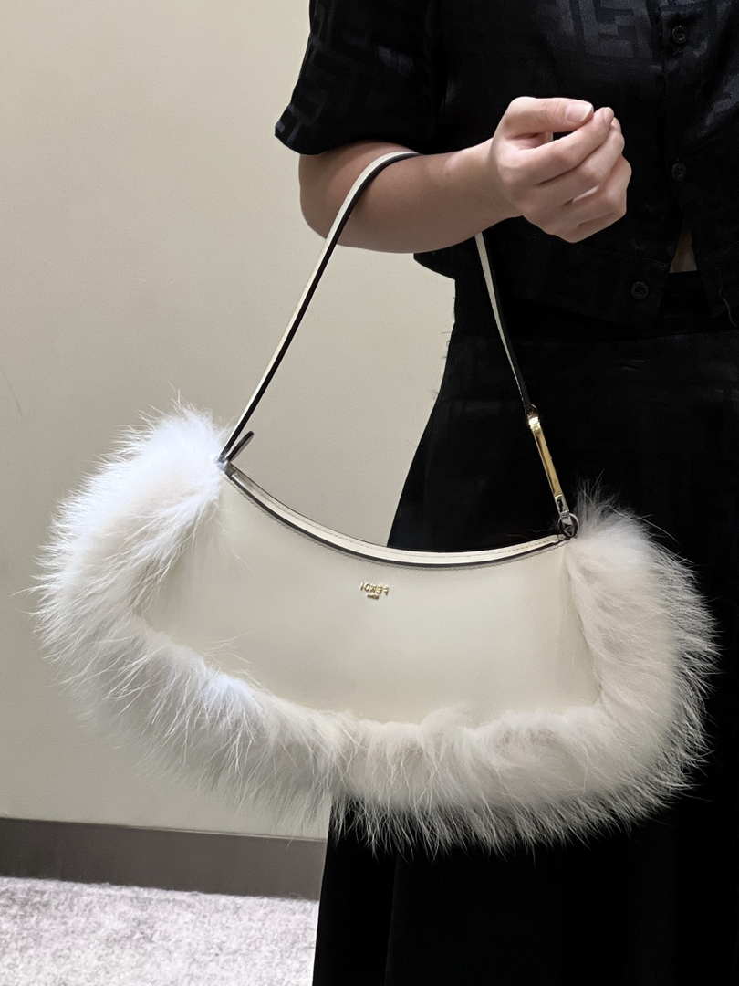 Fendi 8BS068ALS9F1IVS O¡¯Lock Swing Camellia leather and fox fur pouch 8573 White
