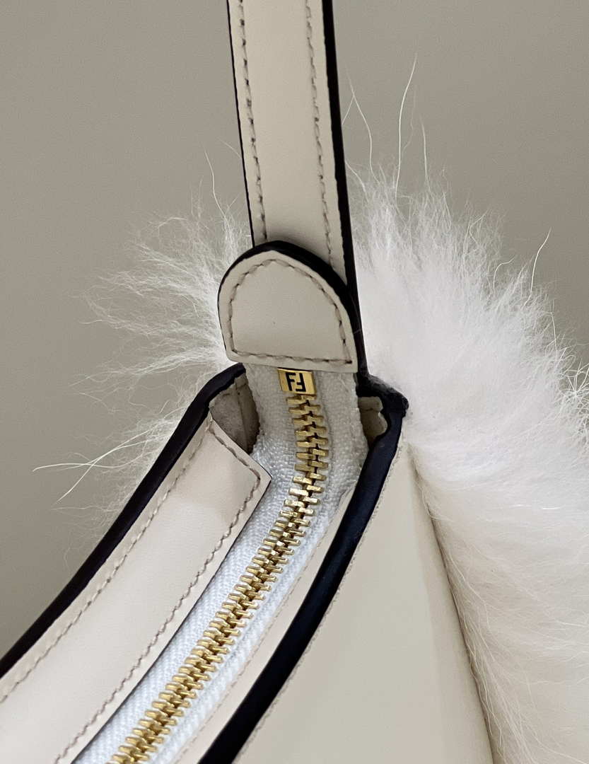 Fendi 8BS068ALS9F1IVS O¡¯Lock Swing Camellia leather and fox fur pouch 8573 White