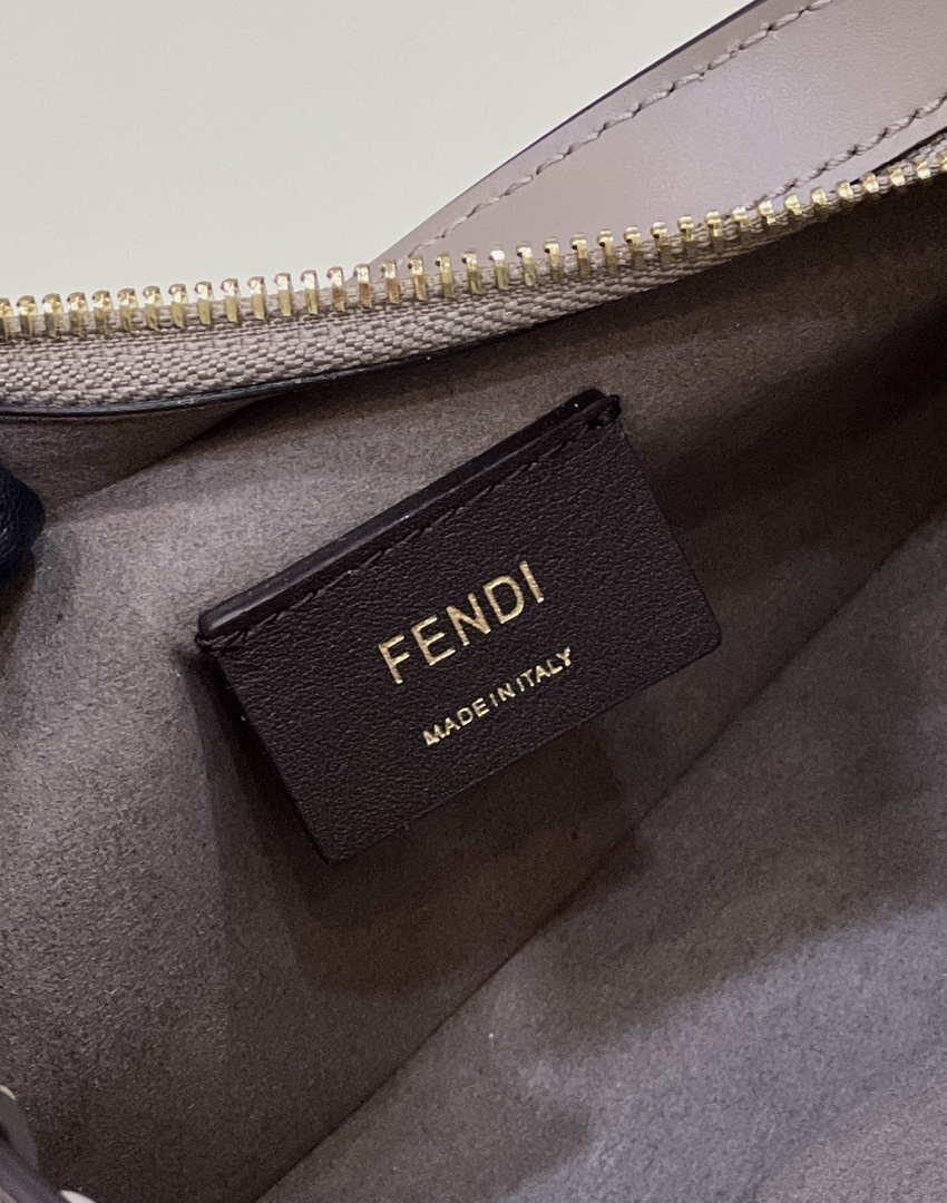 Fendi 8BS068 O¡¯Lock Swing Gray and fox fur pouch 8573