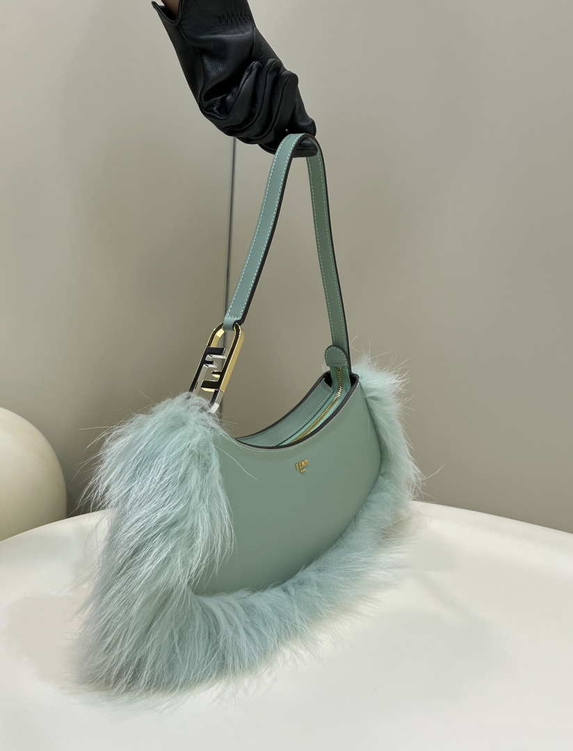 Fendi 8BS068ALS9F1IVT O¡¯Lock Swing Green leather and fox fur pouch 8573