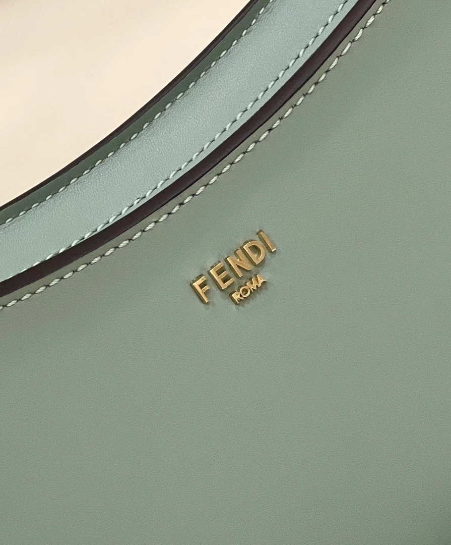 Fendi 8BS068ALS9F1IVT O¡¯Lock Swing Green leather and fox fur pouch 8573