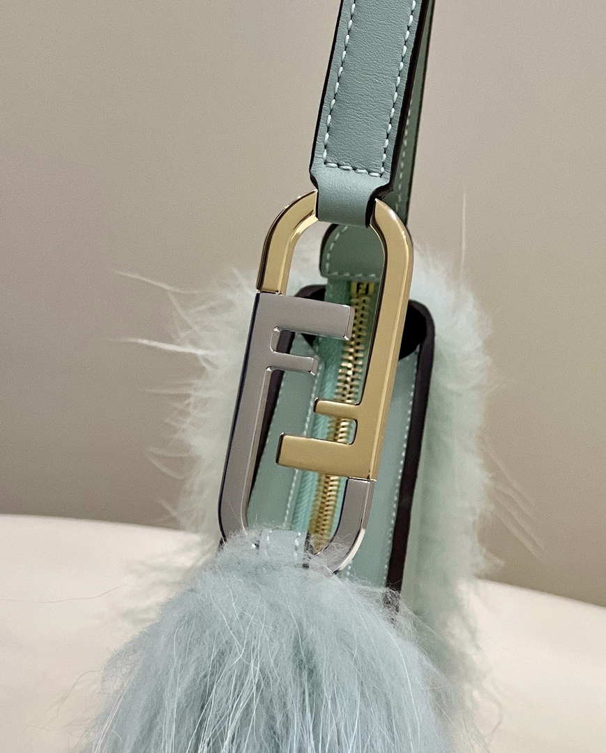 Fendi 8BS068ALS9F1IVT O¡¯Lock Swing Green leather and fox fur pouch 8573