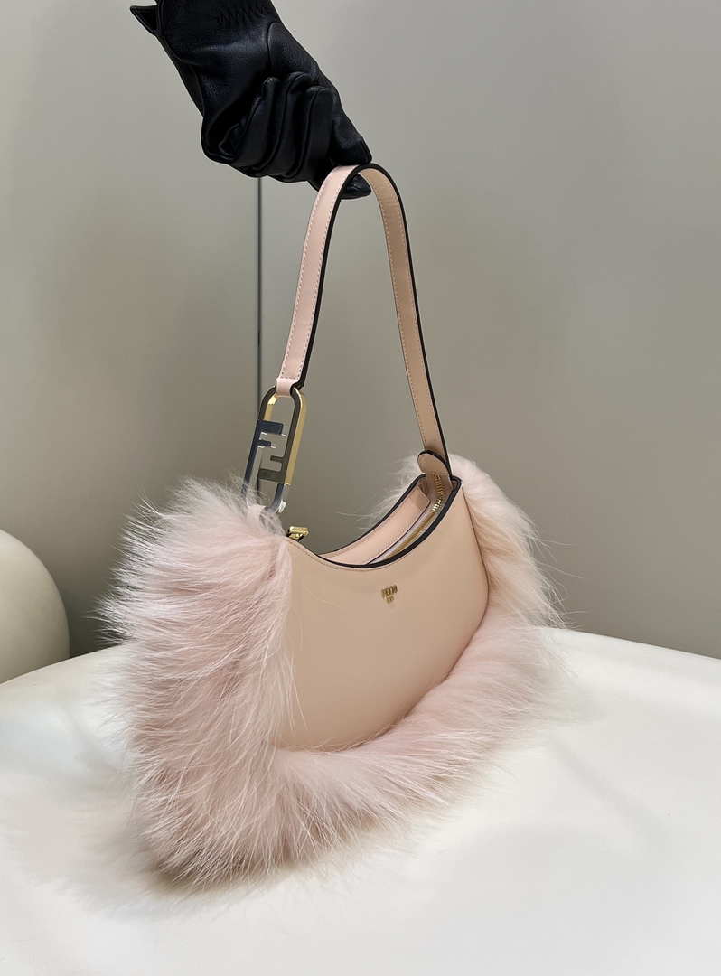 Fendi 8BS068ALS9F1IVT O¡¯Lock Swing Pale pink leather and fox fur pouch 8573