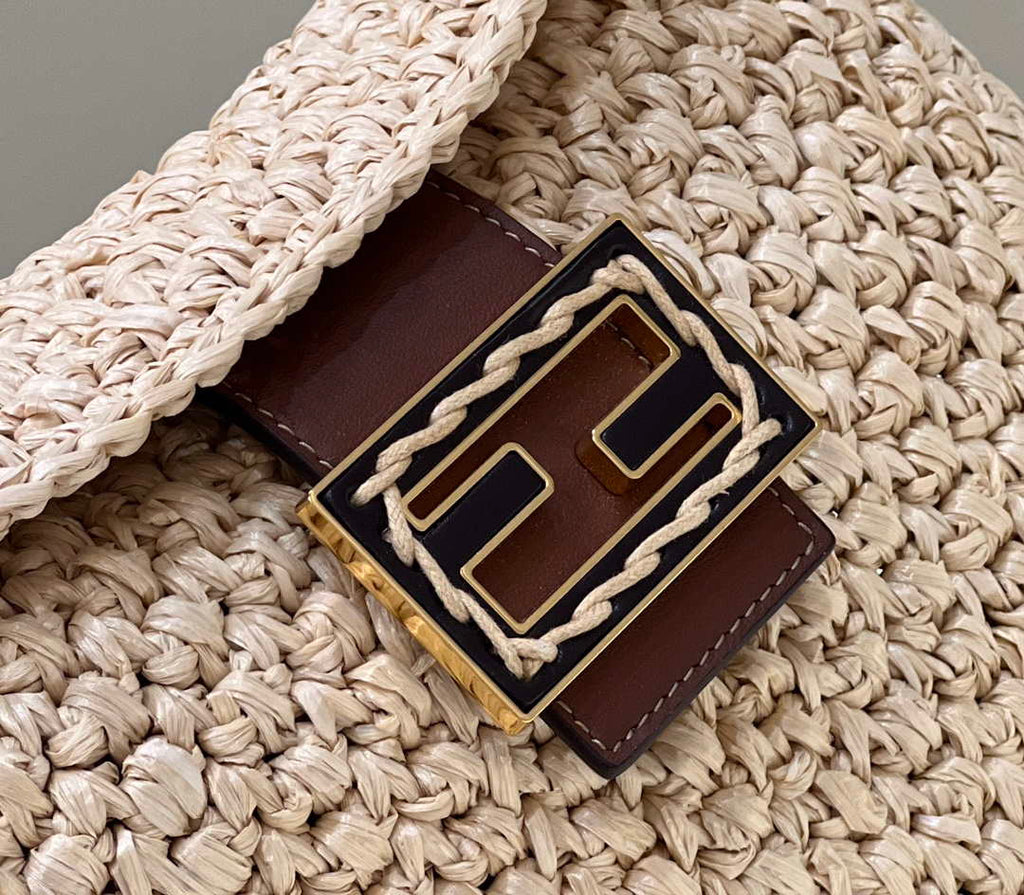 Fendi 8BS069 Fendi Beige raffia bag Croissant bag 8373