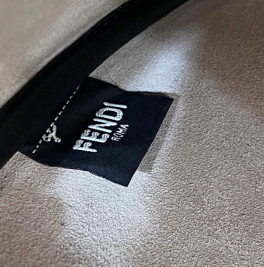 Fendi 8BS069 Fendi Black Leather Croissant bag 8373
