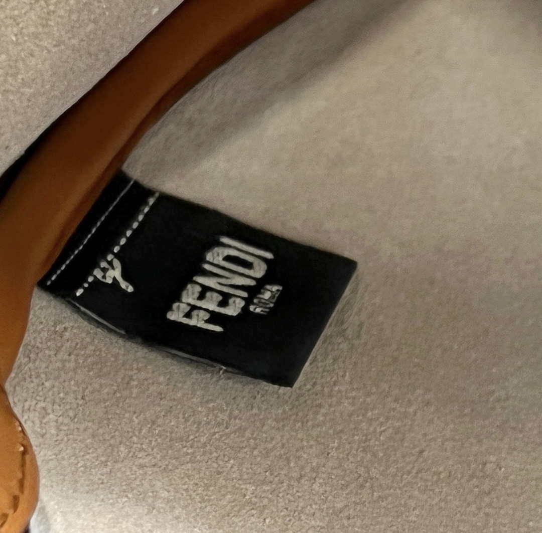 Fendi 8BS069 Fendi Brown Leather Croissant bag 8373