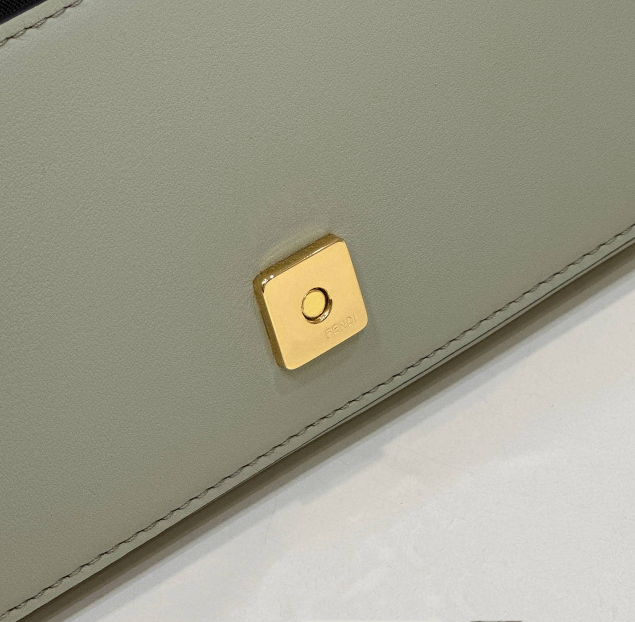 Fendi  8BS076 Fendigraphy Wallet On Chain Green leather wallet