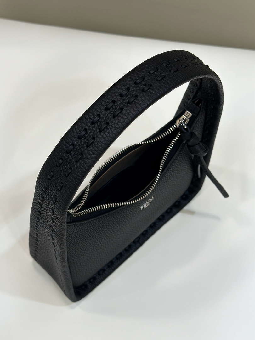 Fendi 8BS094 Mini Fendessence Black mini bag 80165A