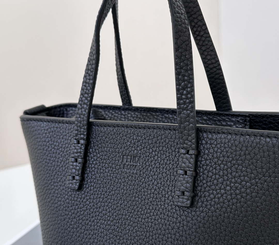 Fendi 8BS096 Black Selleria bag with 62 hand-sewn topstitches 8655C