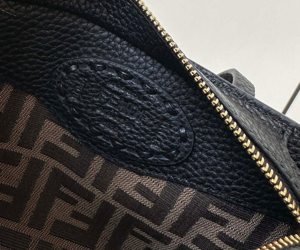 Fendi 8BS096 Black Selleria bag with 62 hand-sewn topstitches 8655C