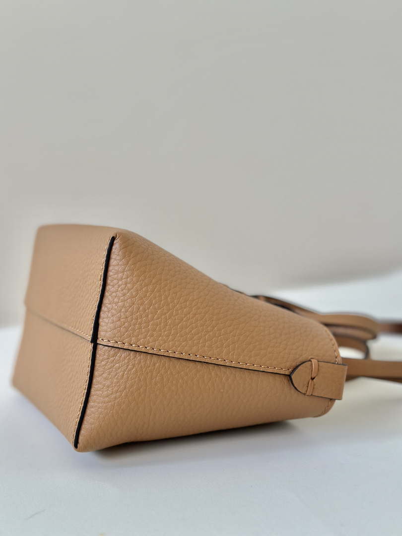 Fendi 8BS096 Brown Selleria bag with 62 hand-sewn topstitches 8655C