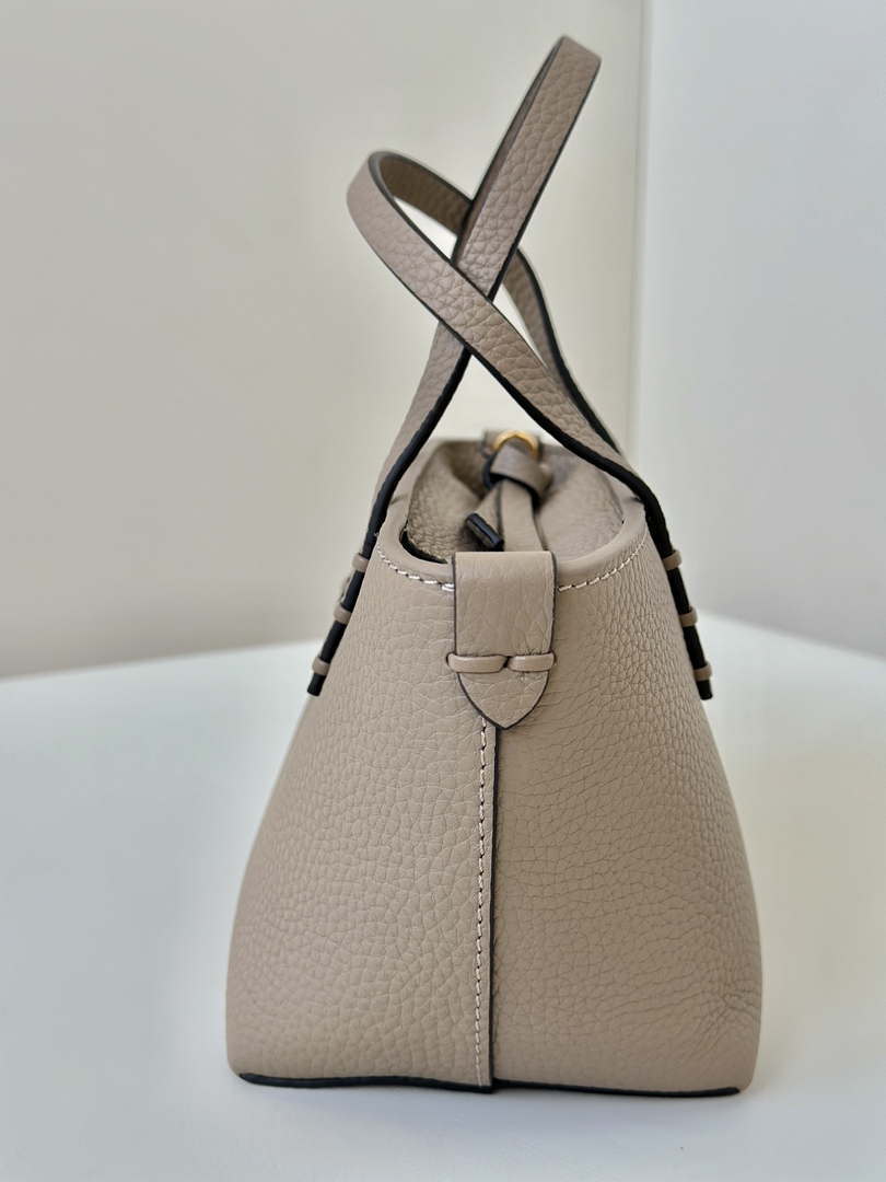 Fendi 8BS096 Gray Selleria bag with 62 hand-sewn topstitches 8655C