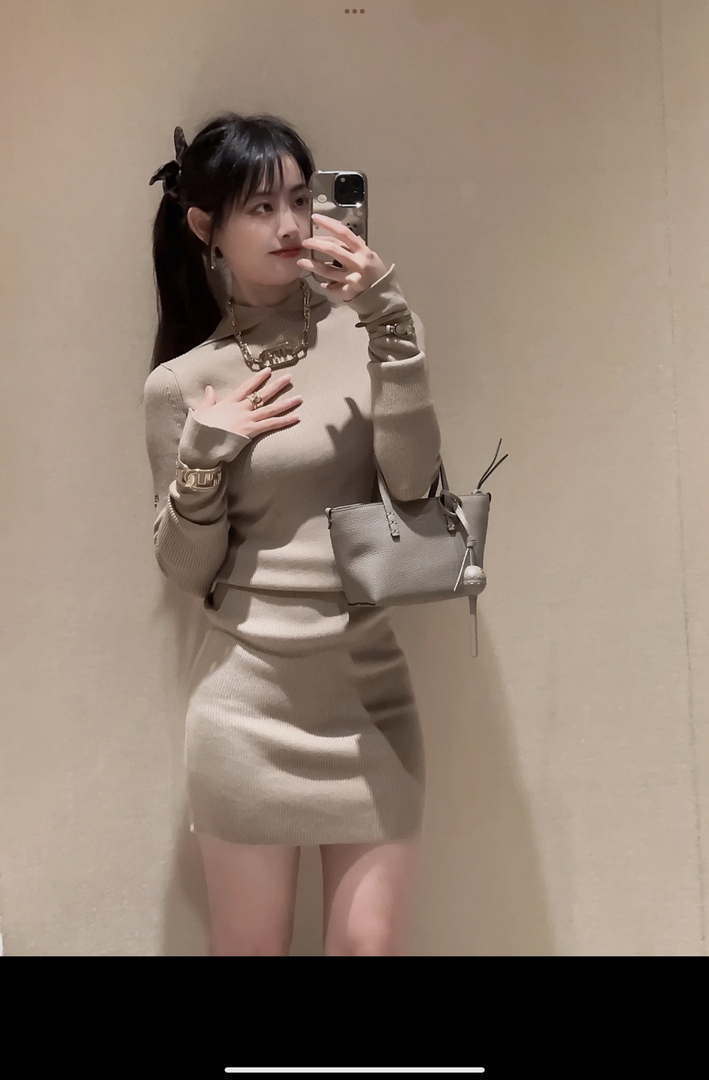 Fendi 8BS096 Gray Selleria bag with 62 hand-sewn topstitches 8655C