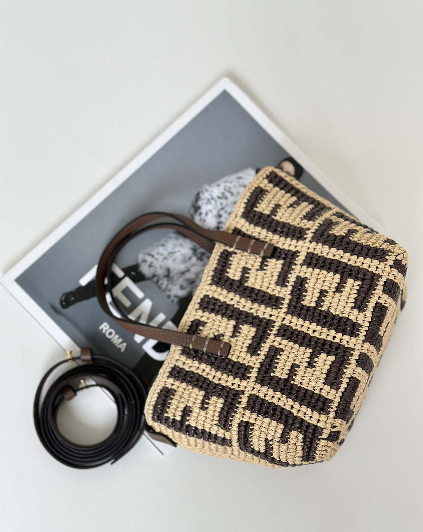 Fendi 8BS096 Roll Mini Brown FF raffia crochet mini bag 8655