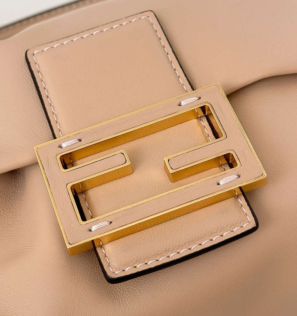 Fendi 8BS105ABVEF0K7E Mamma Baguette Small Pale pink nappa leather mini bag 8677