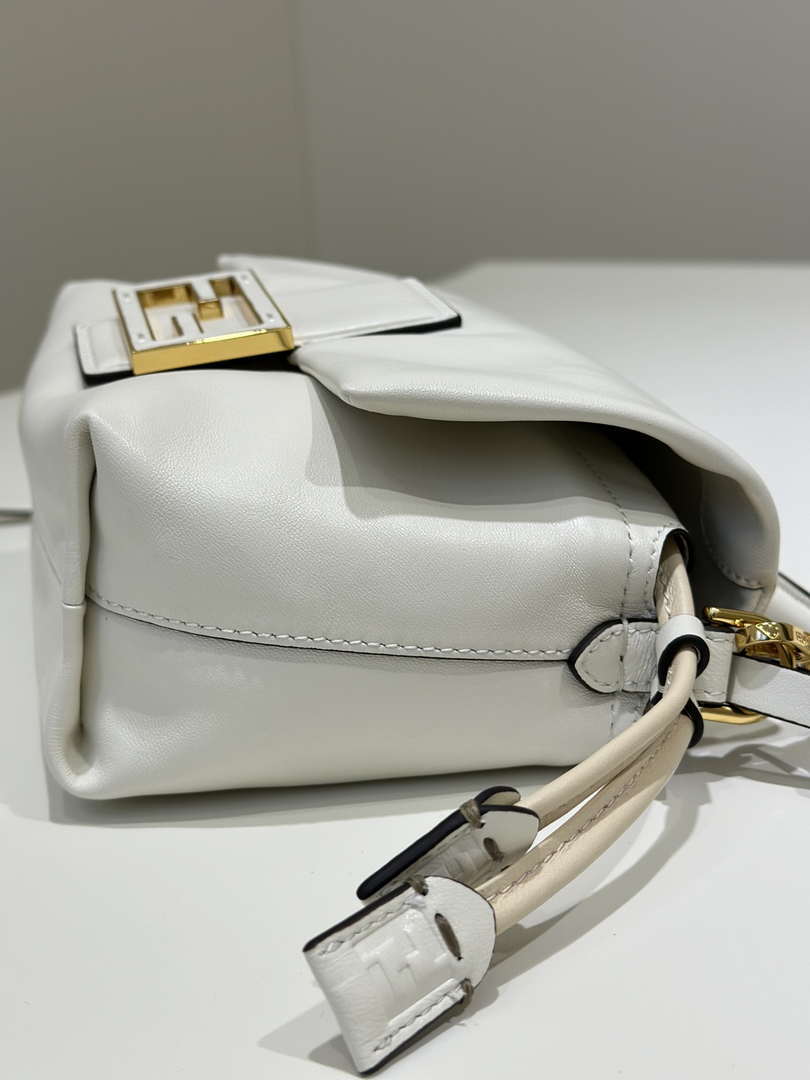 Fendi 8BS105ABVEF0K7E Mamma Baguette Small White nappa leather bag 8677S