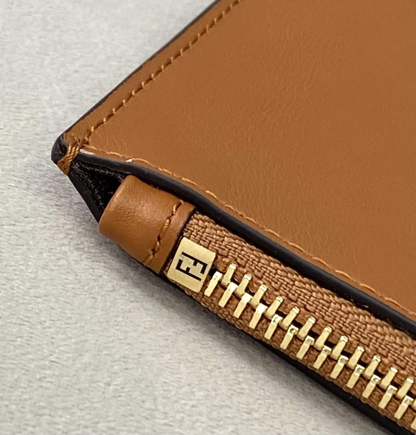 Fendi 8N0178AC9S Fendi logo flat pouch clutch 8370S Tan - Default Title - View 7