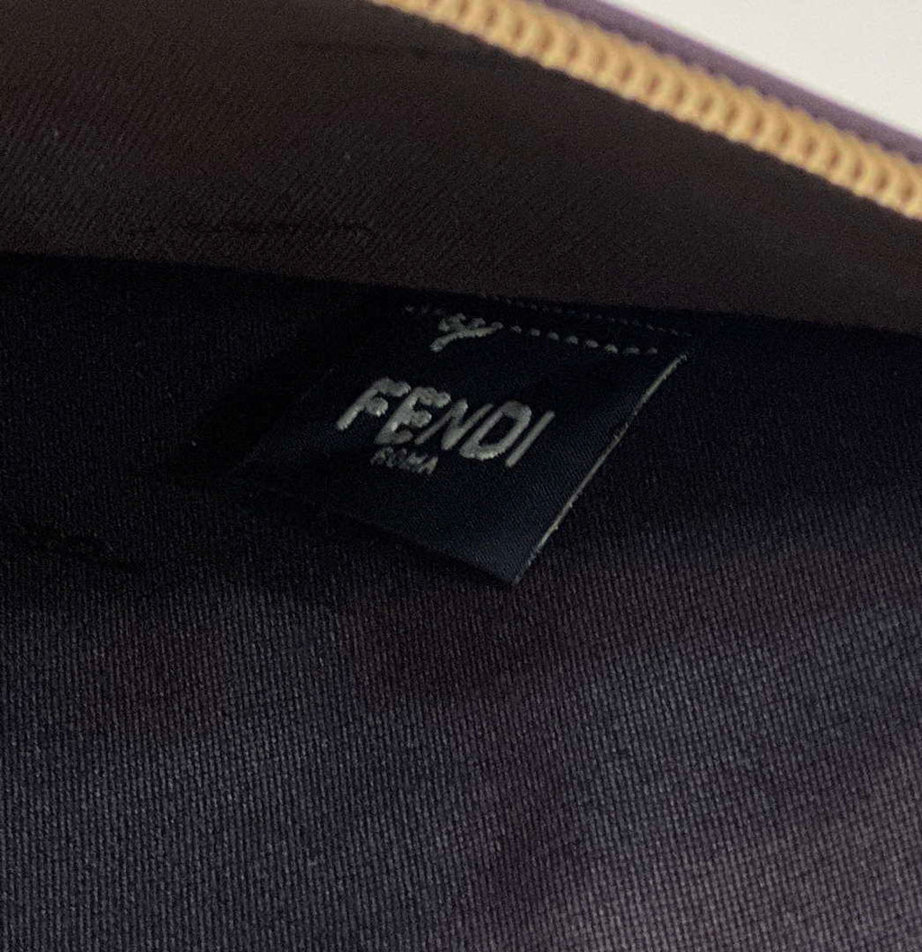Fendi 8N0178AC9S Fendi logo flat pouch clutch 8370S Gray