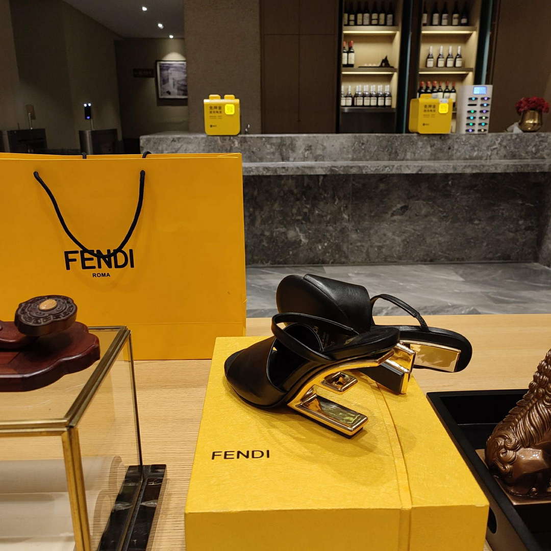 Fendi 8R8212 Women's High-heeled Sandals F88363