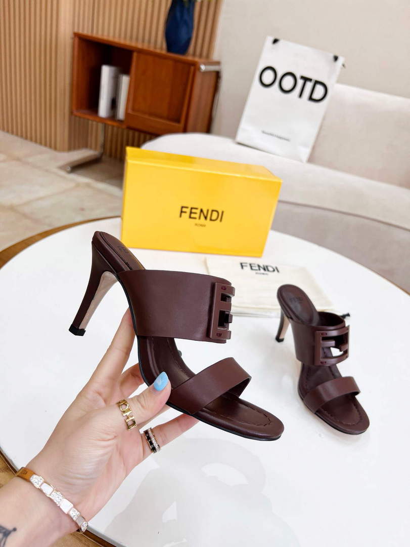 Fendi 8R8287 Baguette Slides Leather Brown - 35 - View 3