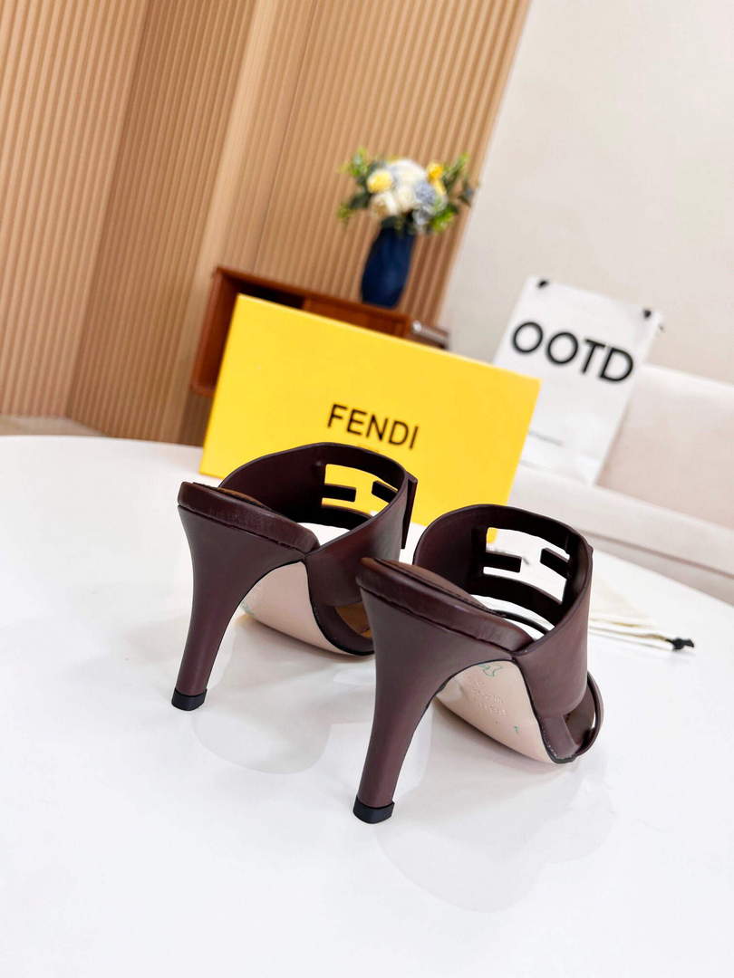 Fendi 8R8287 Baguette Slides Leather Brown
