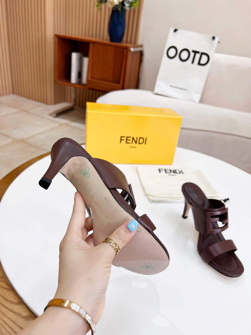 Fendi 8R8287 Baguette Slides Leather Brown