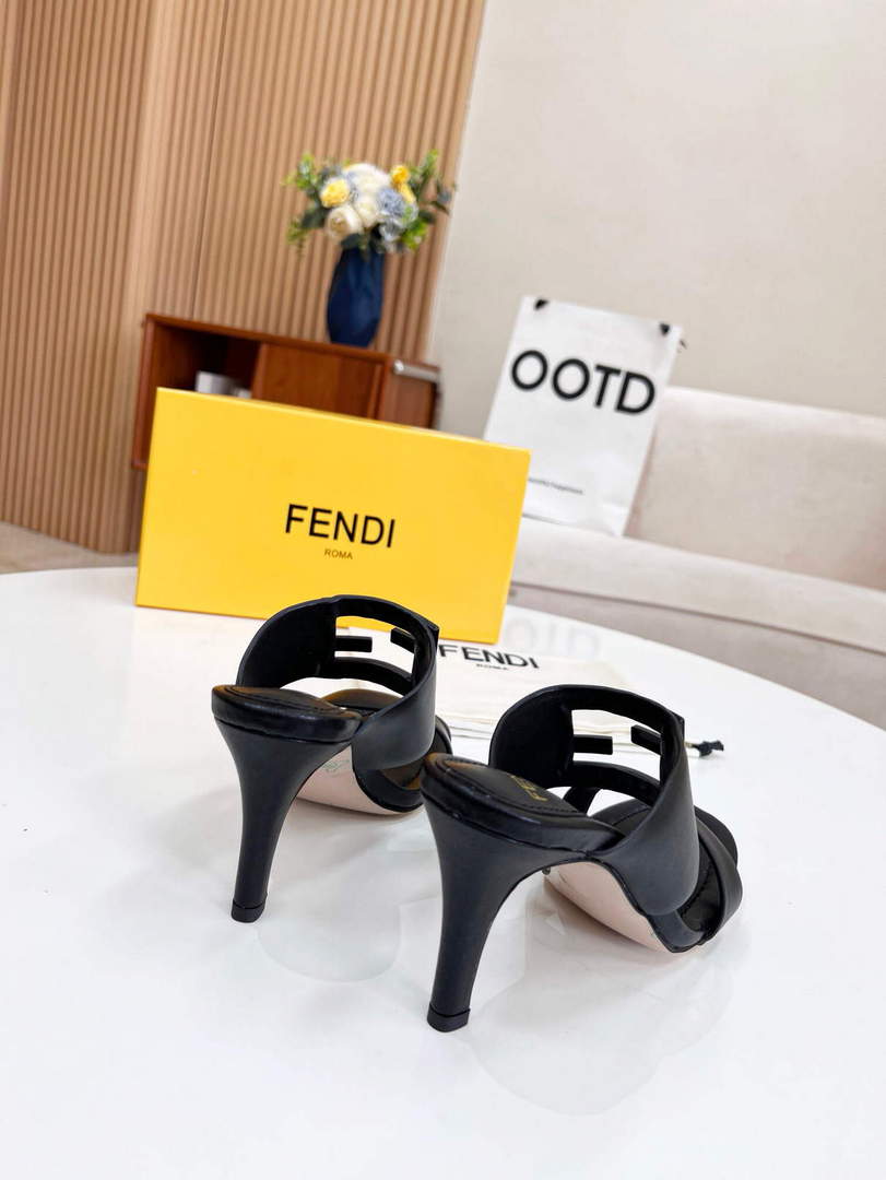 Fendi 8R8287 Baguette Slides Leather Black