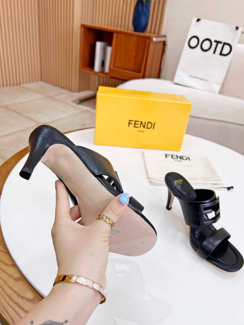Fendi 8R8287 Baguette Slides Leather Black