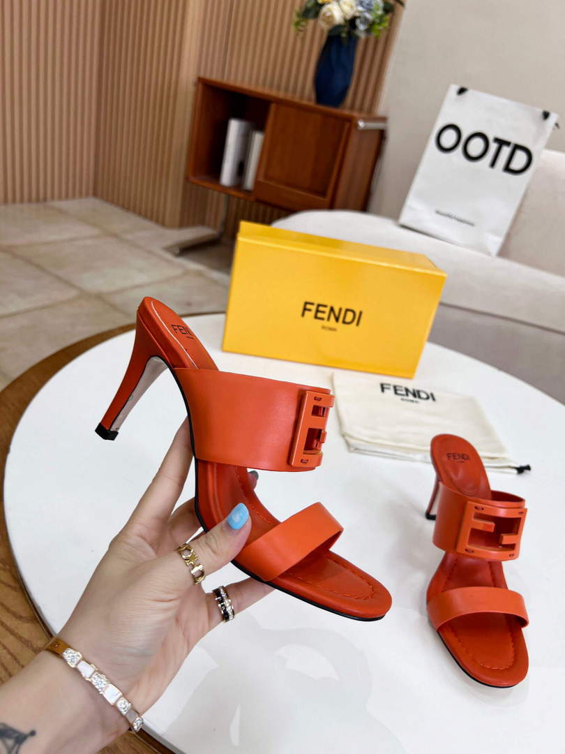 Fendi 8R8287 Baguette Slides Leather Orange - 35 - View 4