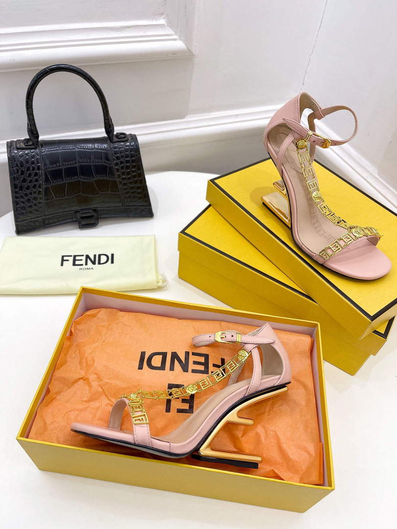 Fendi 8X8306 First Fendace Leather high-heeled Sandals pink
