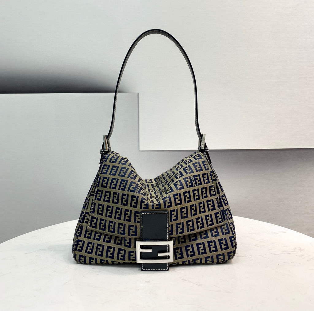 Fendi Bag 0121 Shoulder bag Blue