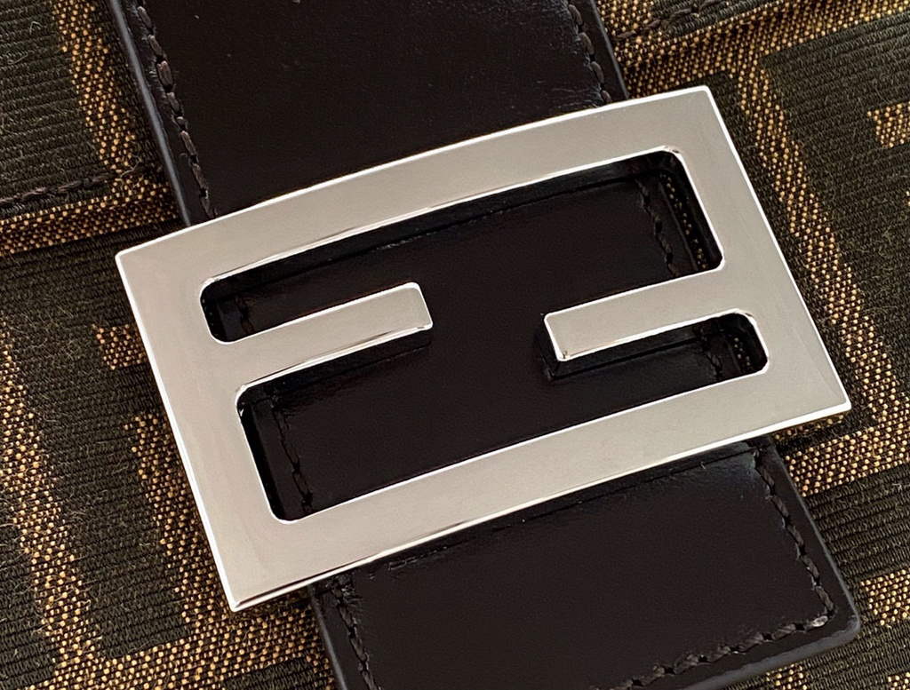 Fendi Bag 0121 Shoulder bag brown