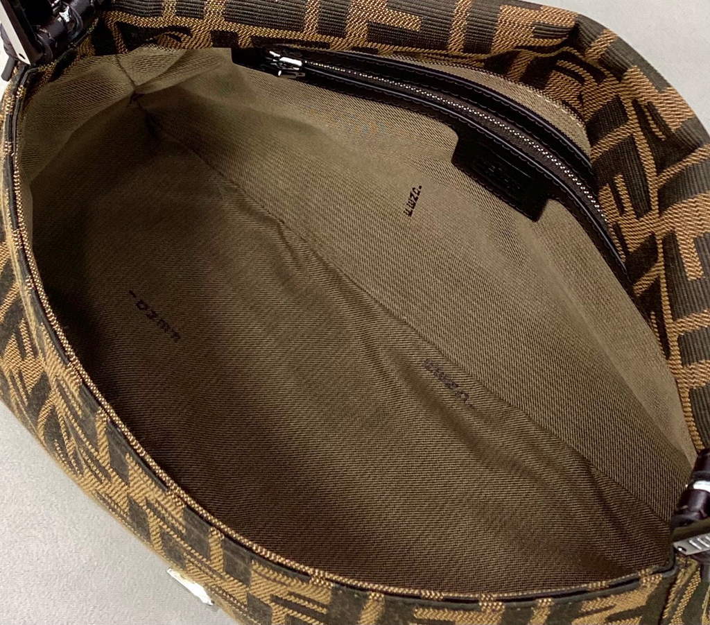 Fendi Bag 0121 Shoulder bag brown