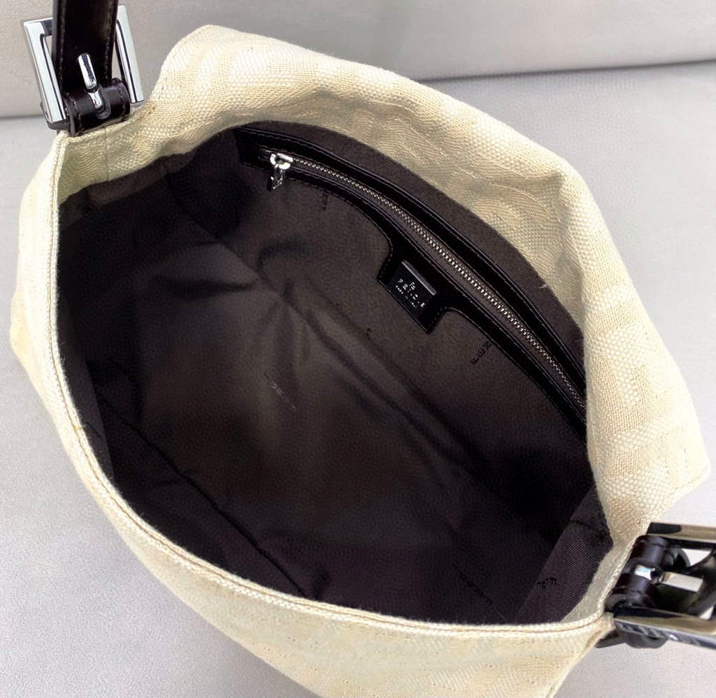 Fendi Bag 0121 Shoulder bag Beige