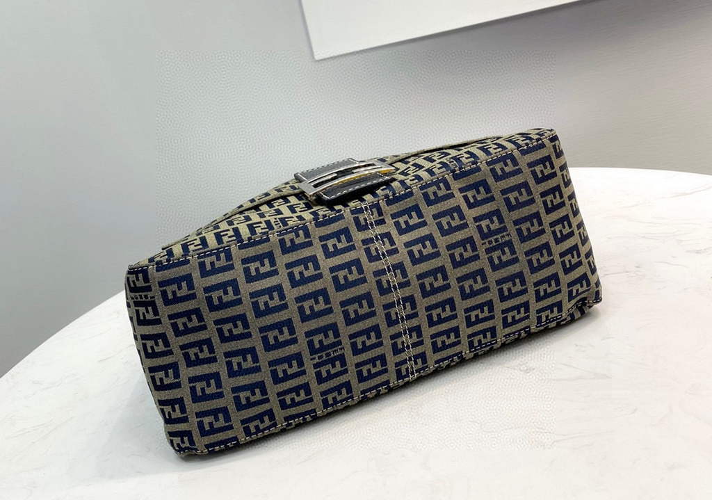 Fendi Bag 0121 Shoulder bag Blue