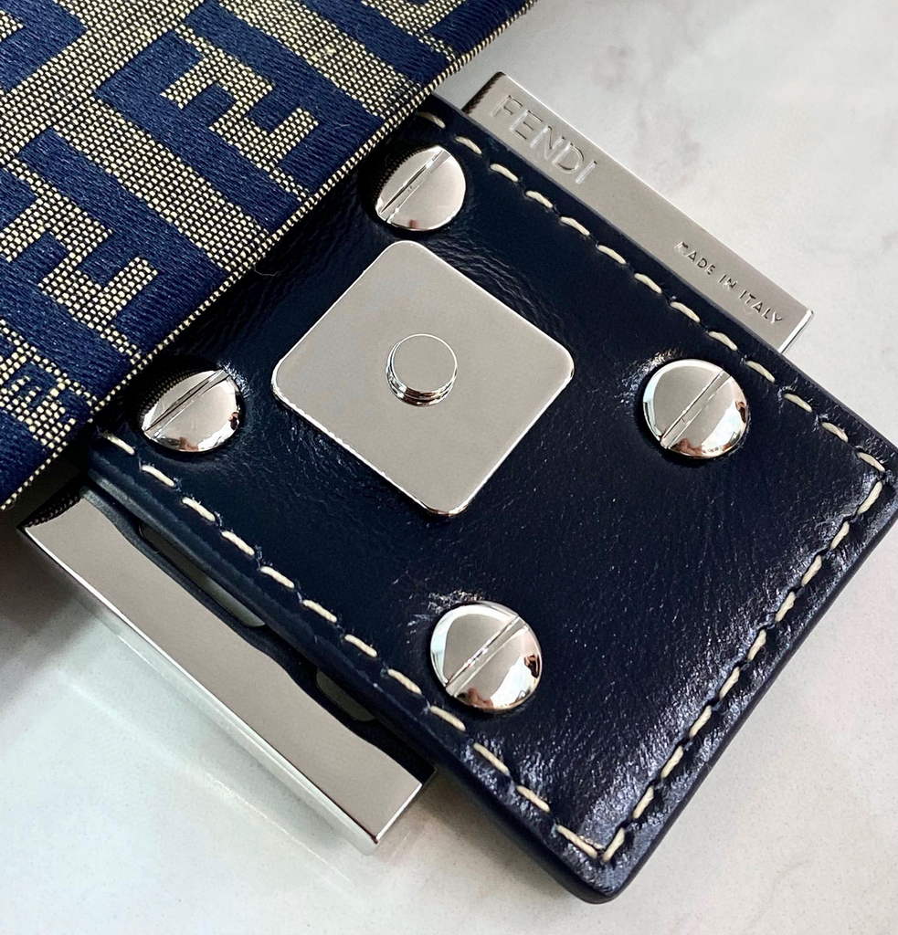 Fendi Bag 0121 Shoulder bag Blue