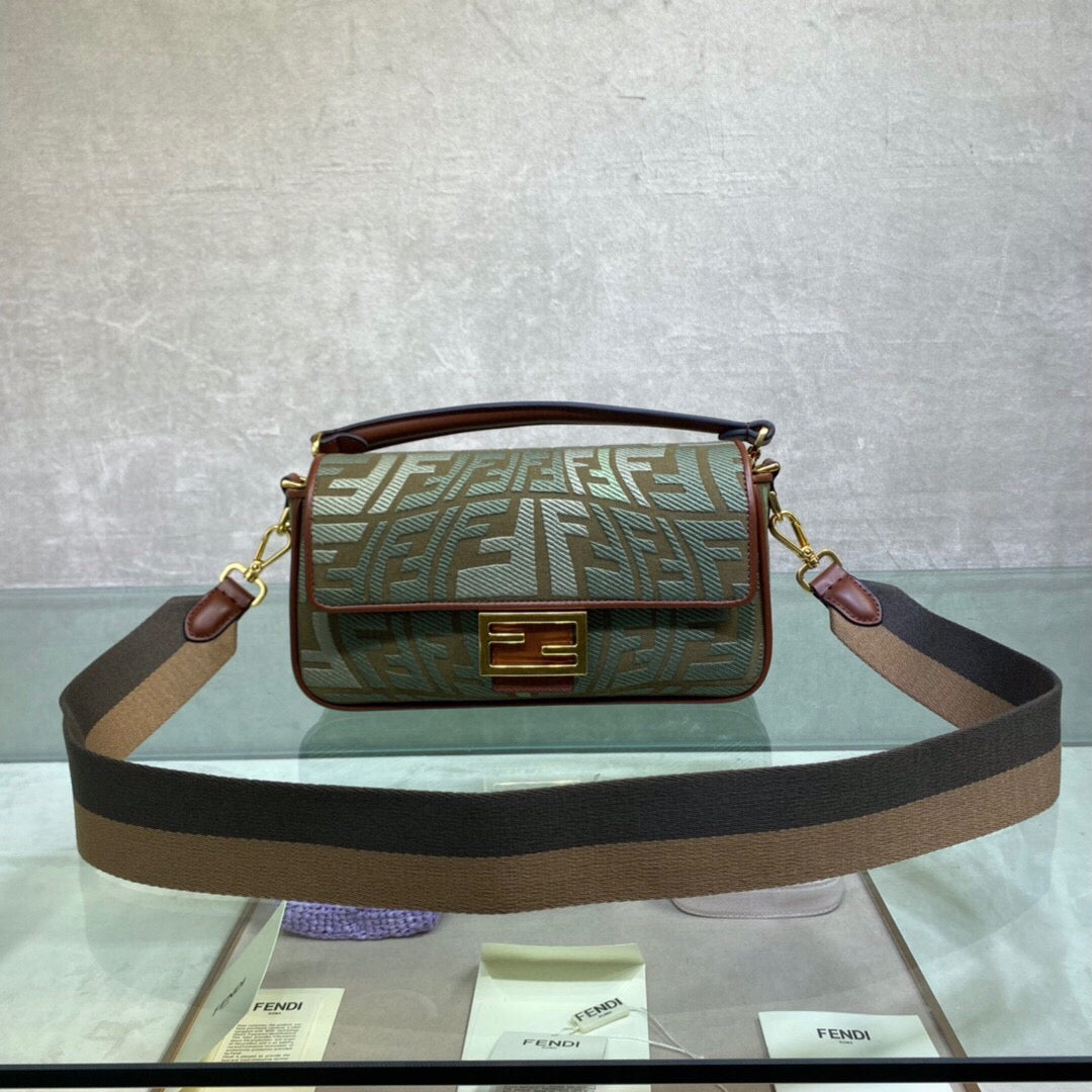 Fendi Baguette Bag 0191M Shoulder Bag 8BR600 Green - Default Title - View 1