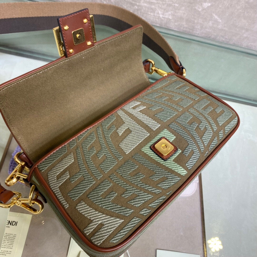 Fendi Baguette Bag 0191M Shoulder Bag 8BR600 Green - Default Title - View 6