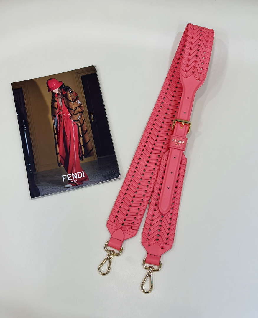Fendi F10110 Handbag Fashionable cowhide Shoulder Strap Pink 9001