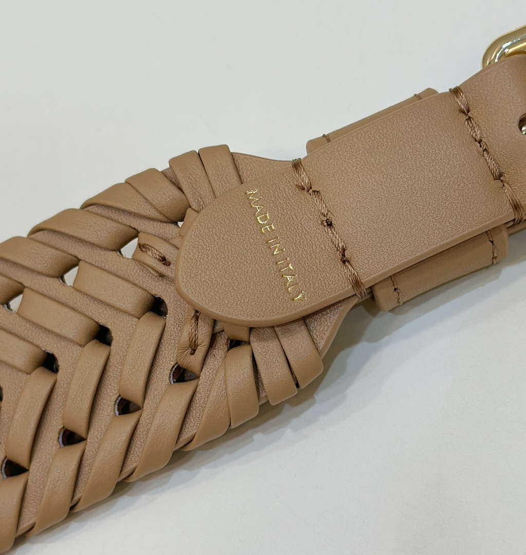 Fendi F10109 Handbag Fashionable cowhide Shoulder Strap Sand 9001