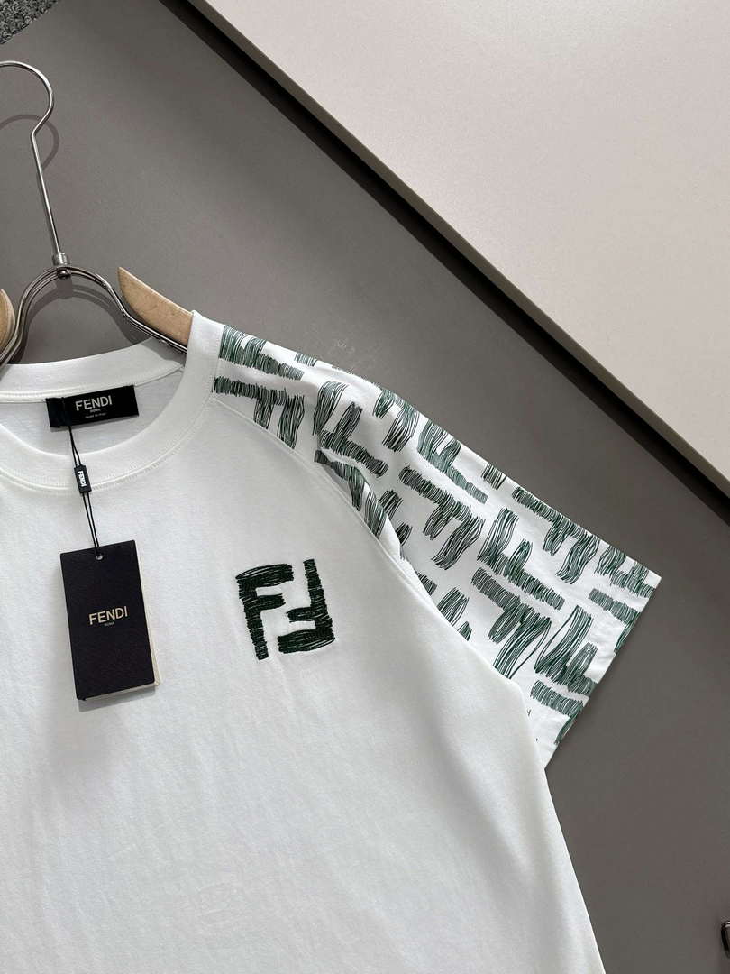 Fendi Fashion Short-sleeved T-shirt for Men and Women F77201