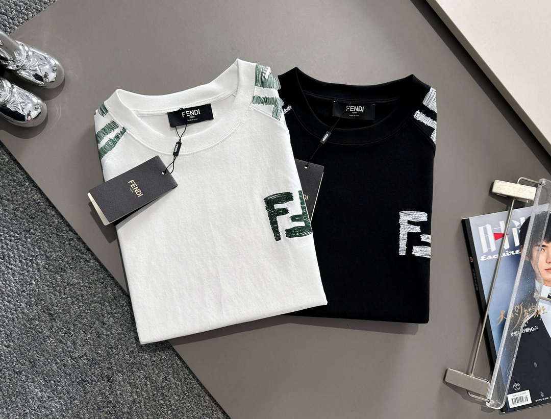 Fendi Fashion Short-sleeved T-shirt for Men and Women F77202