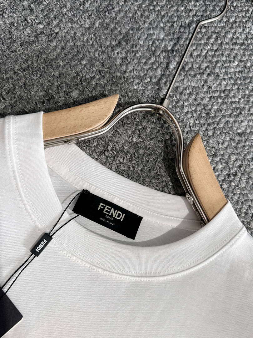 Fendi Fashion Short-sleeved T-shirt for Men and Women F77203