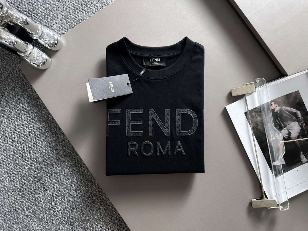 Fendi Fashion Short-sleeved T-shirt for Men and Women F77206
