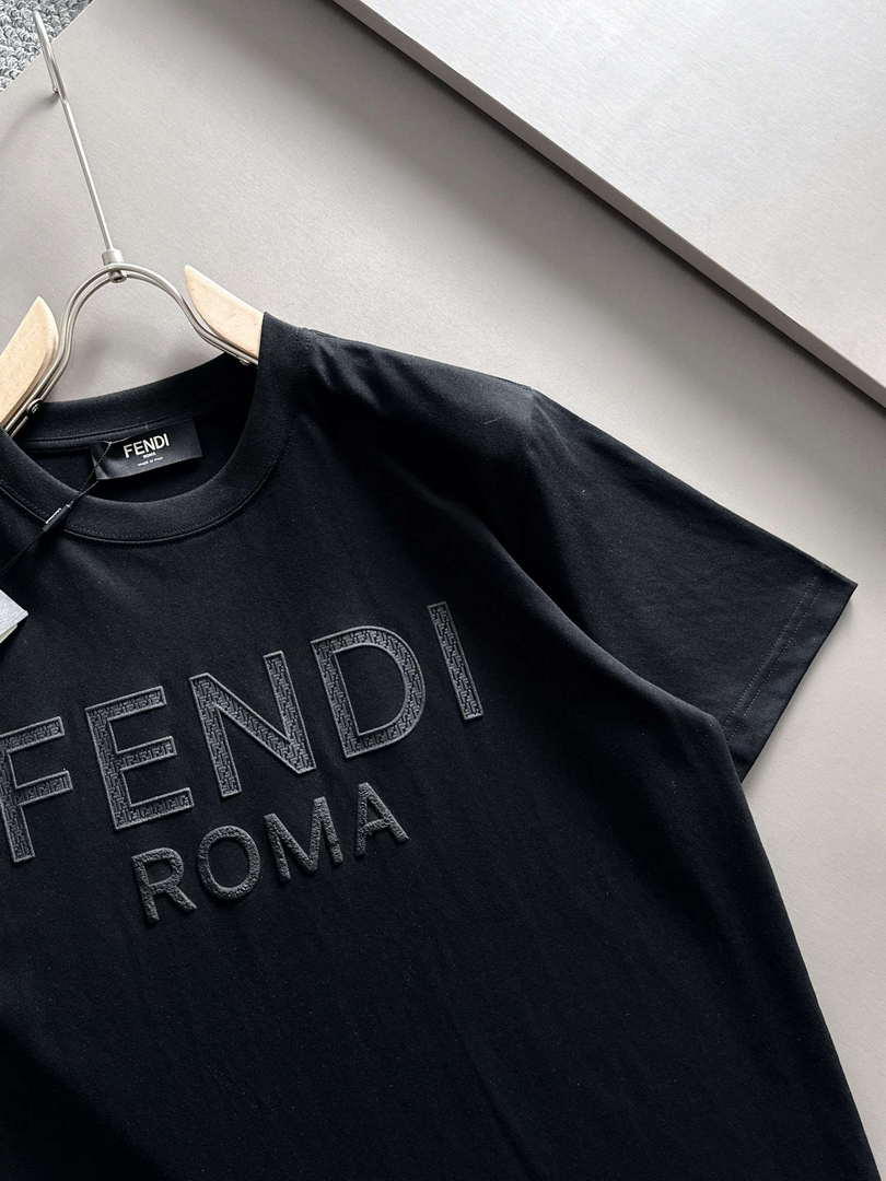 Fendi Fashion Short-sleeved T-shirt for Men and Women F77206