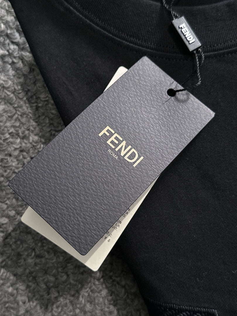 Fendi Fashion Short-sleeved T-shirt for Men and Women F77208
