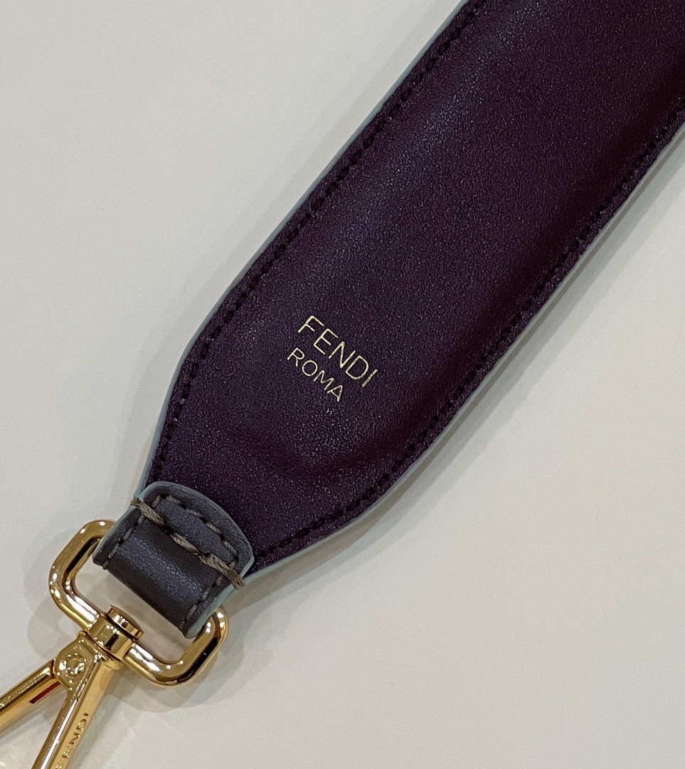 Fendi Handbag Strap You Leather shoulder strap F10062