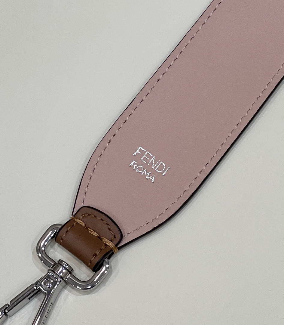 Fendi Handbag Strap You Leather shoulder strap F10064